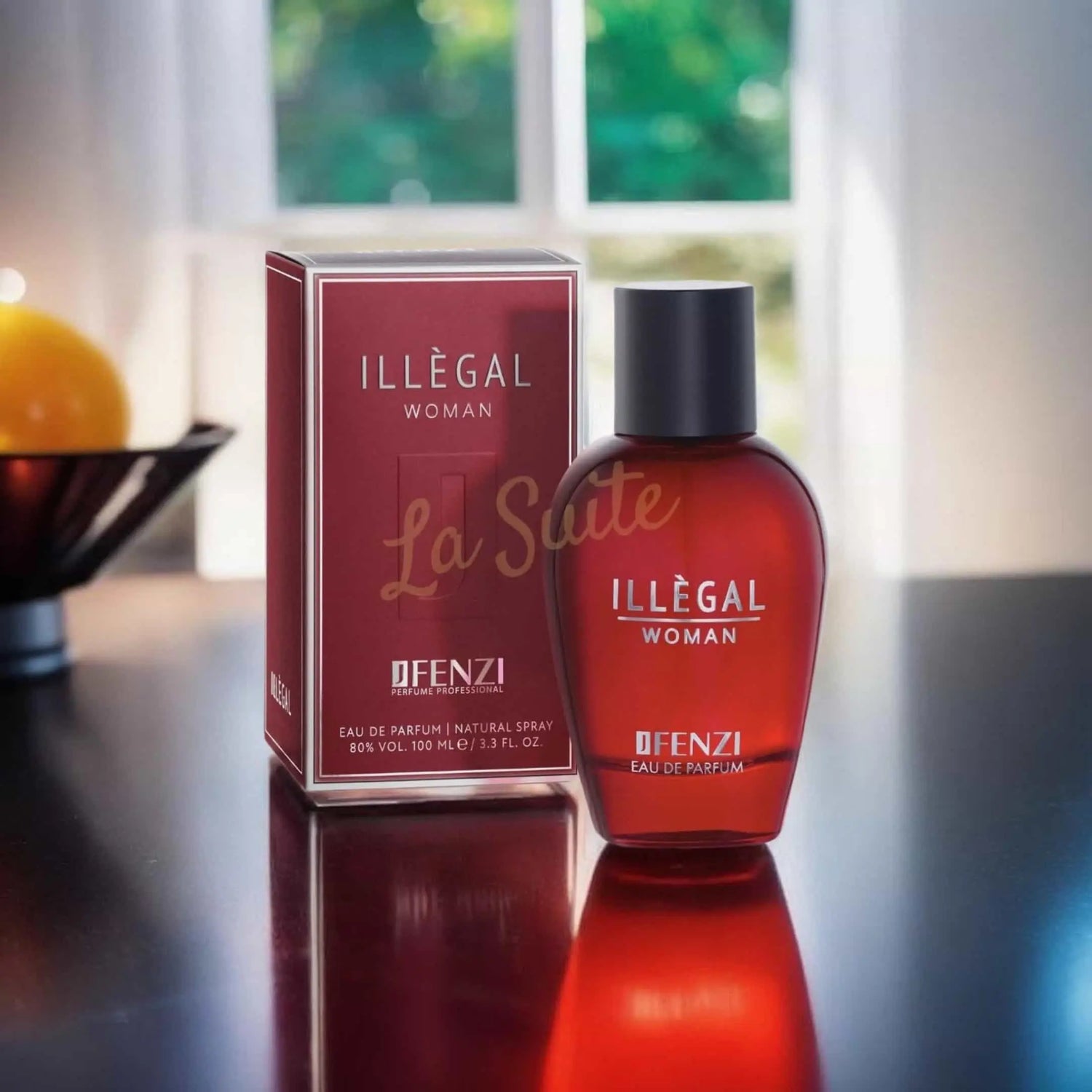 Ilegal Woman RECUERDA A L'INTERDIT ROUGE